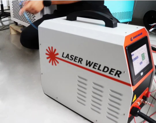 Máquina de Solda Laser Portátil Multiprocesso + Brinde Rolo de Solda (ÚLTIMAS UNIDADES)