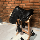 Sela Infantil Com Aba Reibaixada Preta